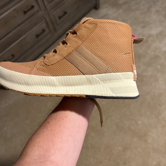 Sorel boots - Picture 7 of 8